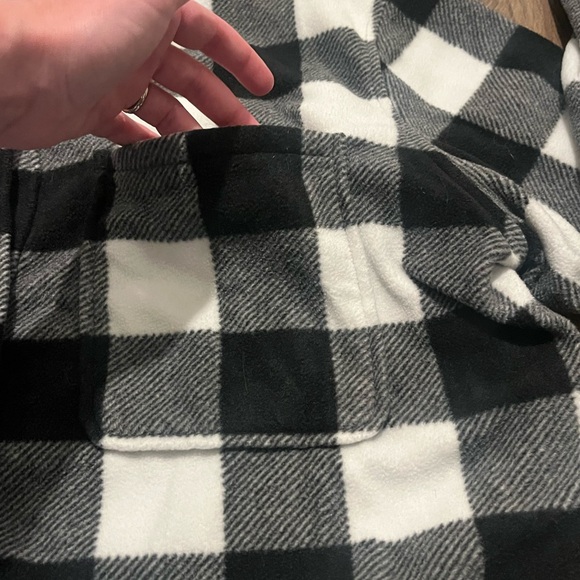 Eddie Bauer Buffalo Plaid Fleece Button-Down – Black & White, Large - Picture 9 of 13